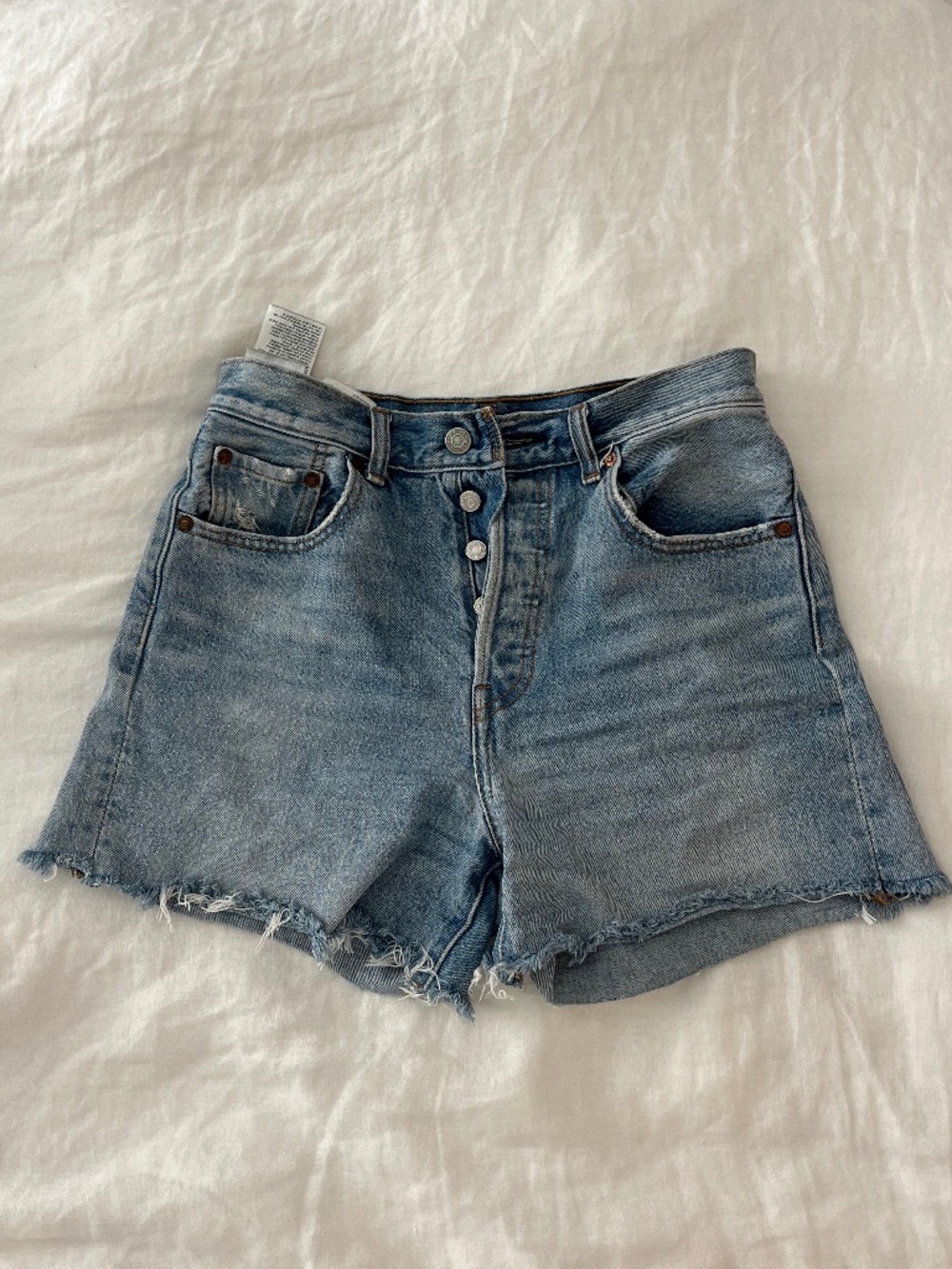 Levi’s Denim Shorts - 26